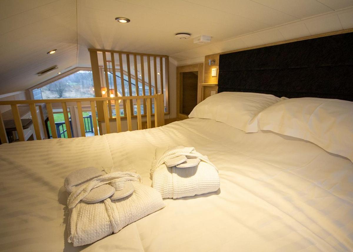 Westlands Country Park Hotel Annan Kültér fotó