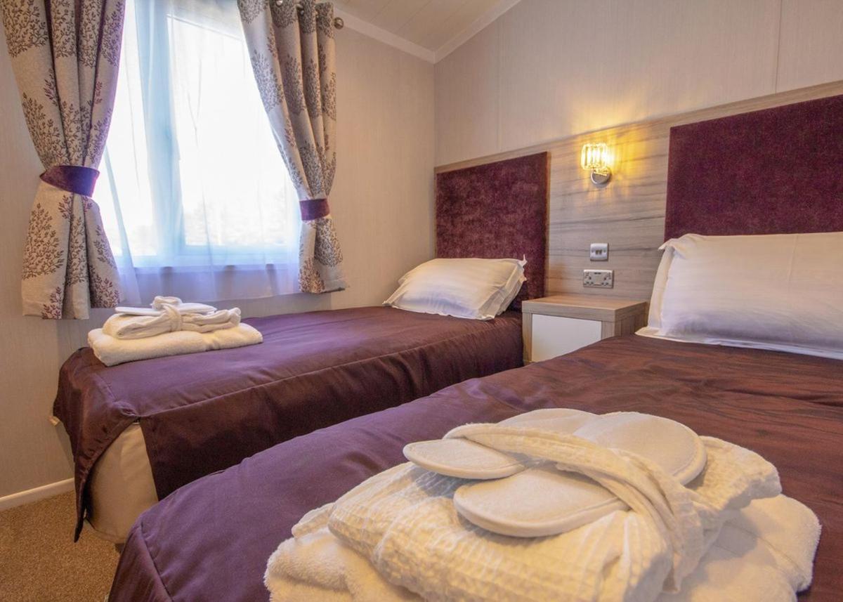 Westlands Country Park Hotel Annan Kültér fotó